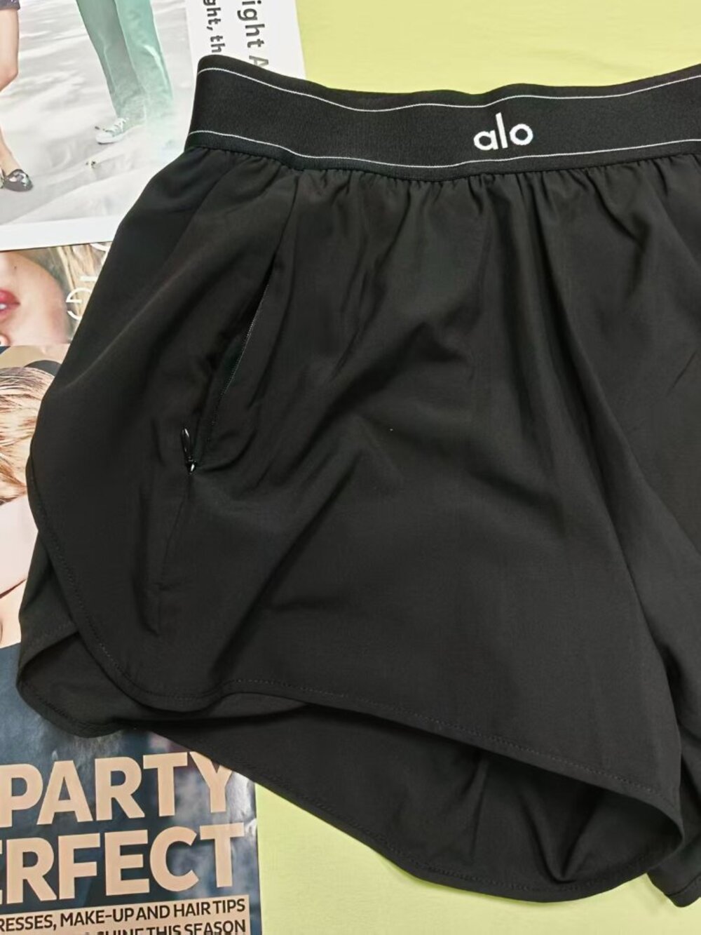 💝ALO Yoga Match Point Short Black|Chic Sporty|Workout - Picture 4 of 7
